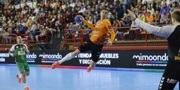 Bathco BM Torrelavega recibe al BM Logroño La Rioja