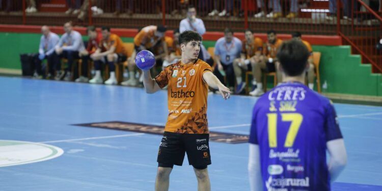 Bathco BM Torrelavega y Club Cisne se enfrentan en Copa