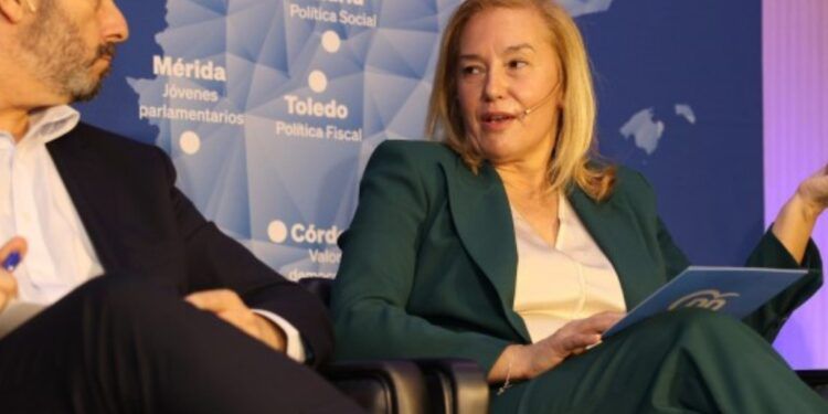 María José González Revuelta alerta sobre las redes sociales