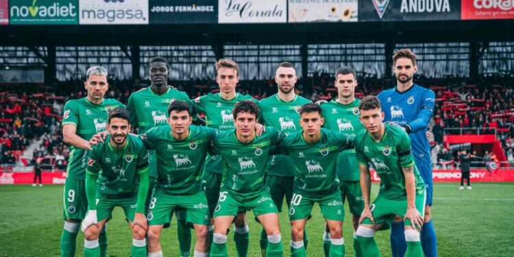 Racing de Santander cae ante el Mirandés bajo lluvia en Anduva