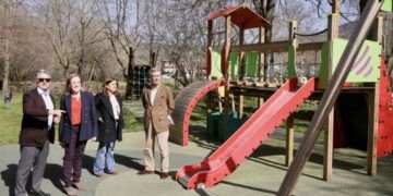 Selaya y su parque infantil remodelado