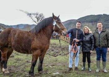 María Jesús Susinos visita la Feria San José junto a autoridades