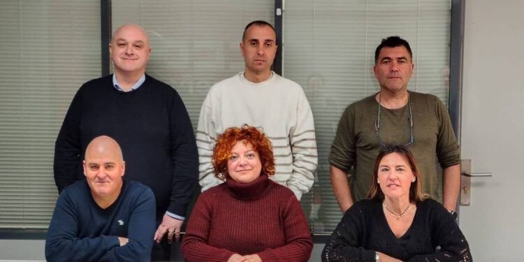 recorte de derechos laborales en Lupa y Top Cash
