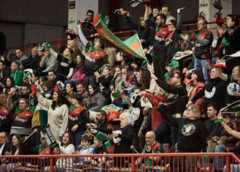 Apoyo masivo para Alega Cantabria en un partido clave por la permanencia