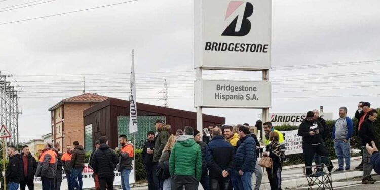 Paros en la planta de Bridgestone