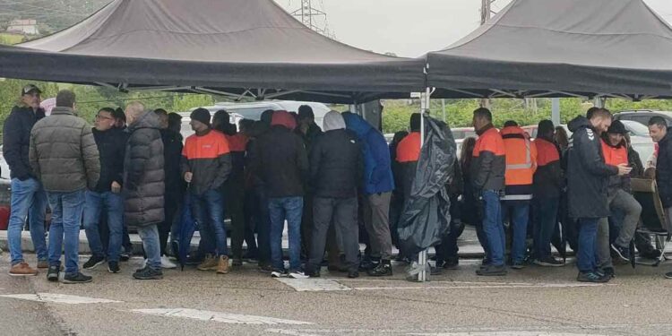 Se aumentan los días de huelga en Bridgestone