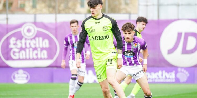 CD Laredo gana en Valladolid