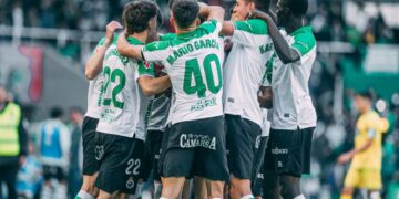 El Racing vence 2-1 al Deportivo