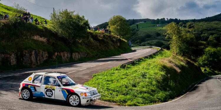 Peugeot 205 T16