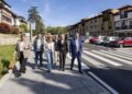 La presidenta, el consejero de Fomento y la alcaldesa de Santillana del Mar