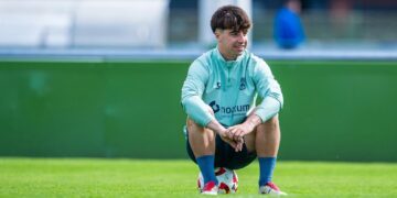 El Guijuelo recibe al Rayo Cantabria en duelo crucial