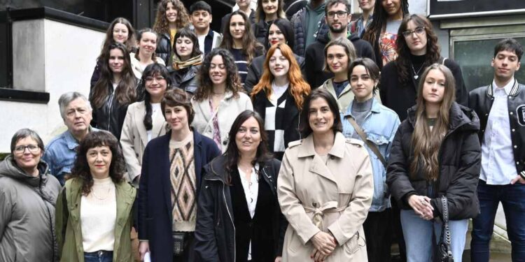 Enfoque Joven visibiliza a 52 artistas noveles en exposición