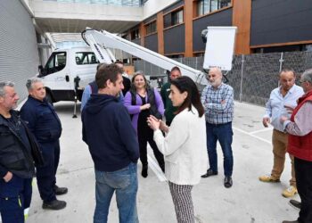 Nuevo camión pluma para los talleres municipales de Santander