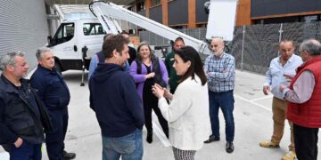 Nuevo camión pluma para los talleres municipales de Santander