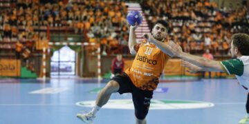 Bathco decide su futuro europeo en la Jornada 30