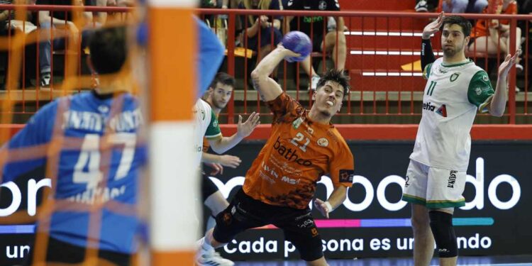 Bathco gana y cierra temporada local con 39 puntos