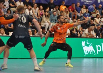 El Bathco BM Torrelavega vence en Benidorm