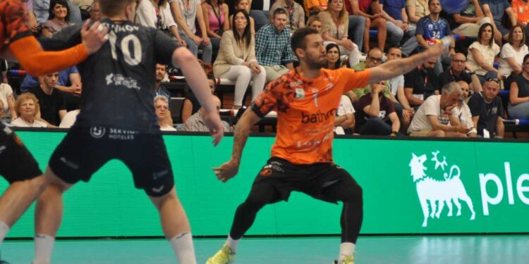 El Bathco BM Torrelavega vence en Benidorm