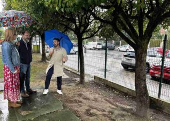 Ayto. Torrelavega renaturaliza pistas deportivas escolares