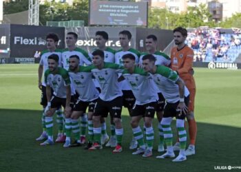 Racing pierde dos puntos en el minuto 104 en Elda