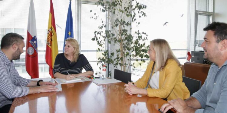 Ribamontán al Monte en la reparación de caminos agrarios