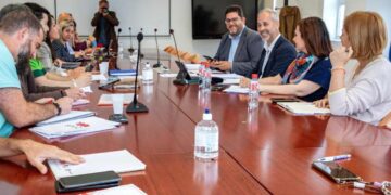 Educación presenta una propuesta de mejora salarial para docentes