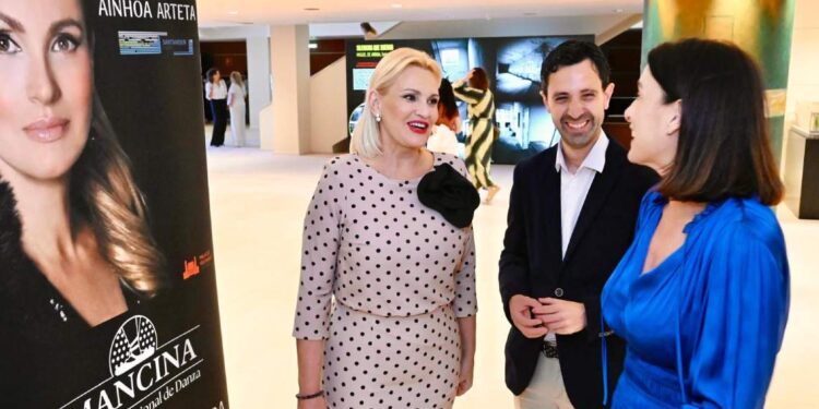 Arteta recibe premio en Santander