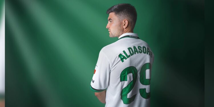 Aritz Aldasoro renueva con el Racing