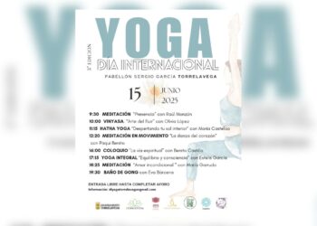 Torrelavega celebra el Día del yoga