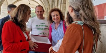 Familias defienden el colegio El Pedregal