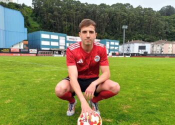 Nuevo fichaje del CD Laredo: Káiser, talento zurdo