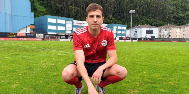 Nuevo fichaje del CD Laredo: Káiser, talento zurdo