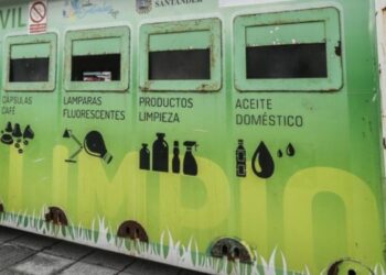 Contenedores aceite y textiles MARE
