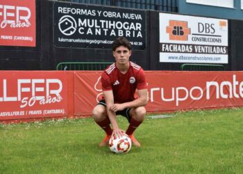 Viti ficha por el primer equipo del CD Laredo