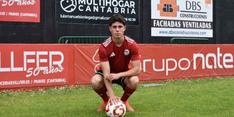 Viti ficha por el primer equipo del CD Laredo