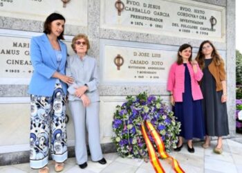 Homenaje a Casado Soto en el Panteón de Ilustres de ciriego