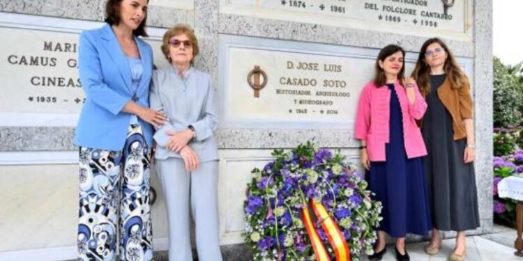 Homenaje a Casado Soto en el Panteón de Ilustres de ciriego