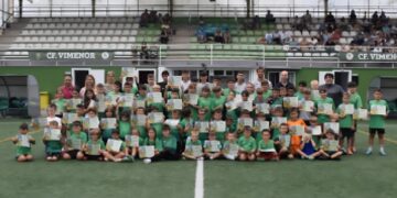 Clausura campus infantil de fútbol en Piélagos