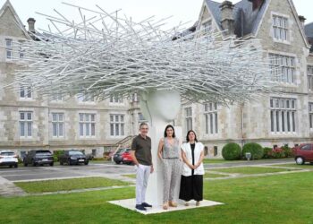 En Santander xposición de esculturas monumentales de Manolo Valdés