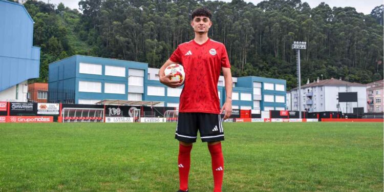 Guille Zorrilla firma con el primer equipo CD Laredo