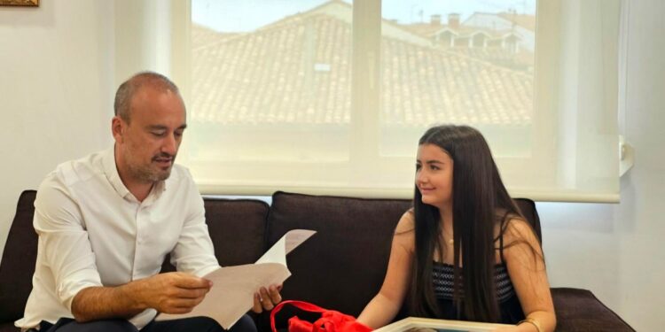 Nerea González recibe el premio Jóvenes Talentos