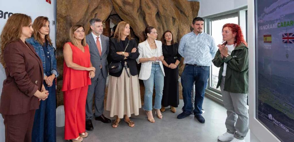 Buruaga inaugura en Peña Cabarga la rehabilitación integral del Monumento al Indiano