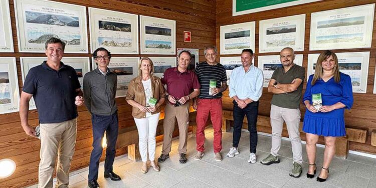 Exposición sobre Higuera en el Centro de Sotama