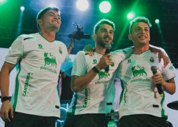 Presentación de la camiseta del Racing