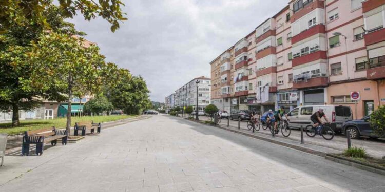 Reparación del pavimento en la calle Eulalio Ferrer