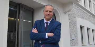 seguridad nocturna en el aparcamiento