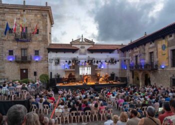 La Fábrica de la Voz actuando en el Festival de Verano.