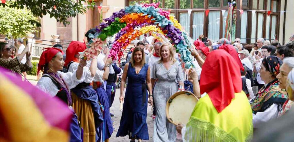 La Presidenta Buruaga Día de Cantabria