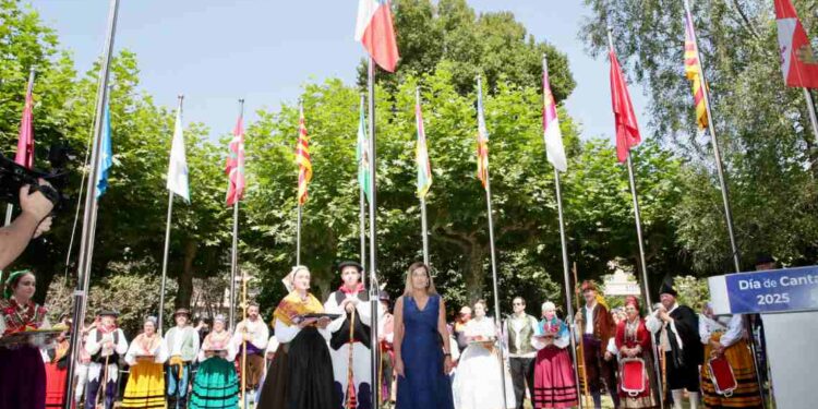 La presidenta Buruaga