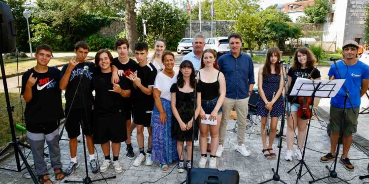 Jóvenes en los campamentos de Cantabria.